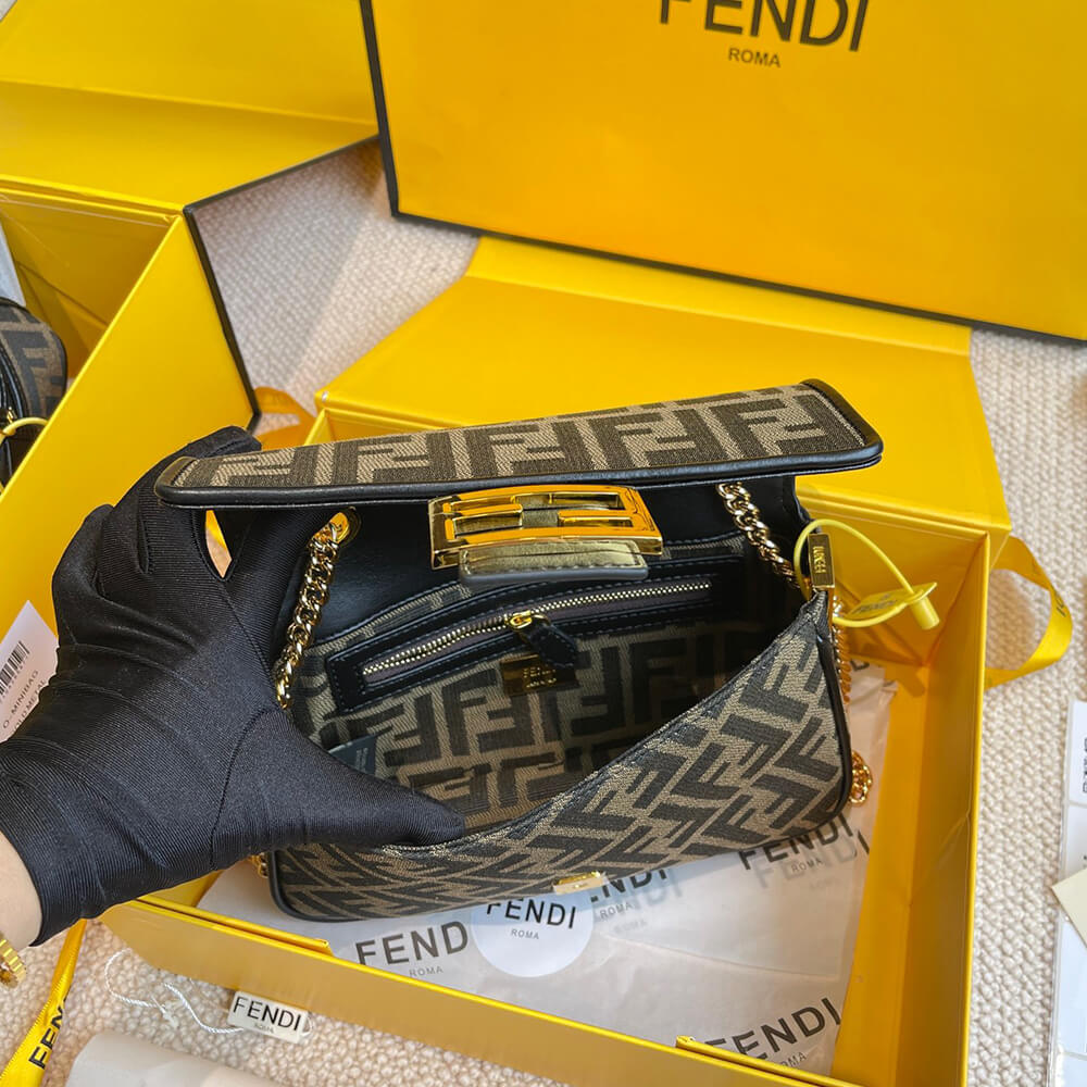 FABRIC Fendi Baguette Chain Midi - Image 8